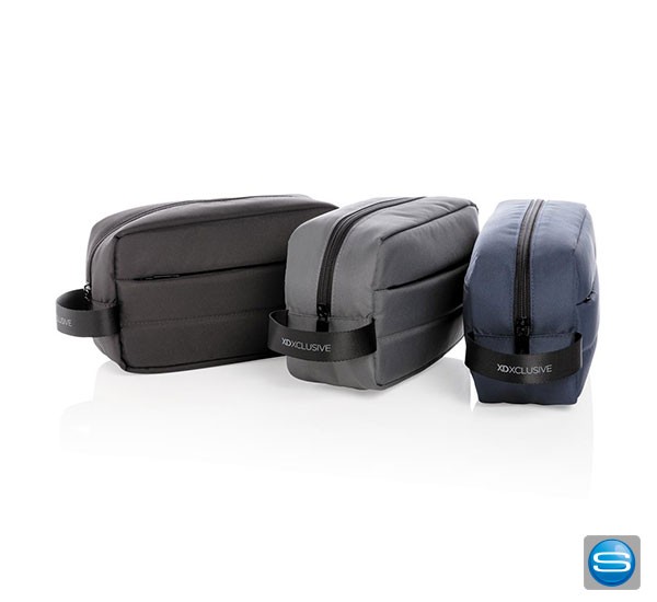 Kulturtasche aus Impact AWARE™ rPET mit persönlichem Logodruck