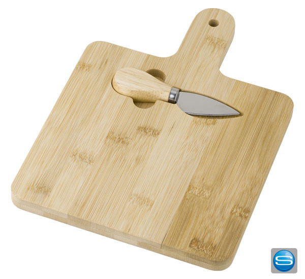 Käsebrett aus Bambus mit Logo gravieren