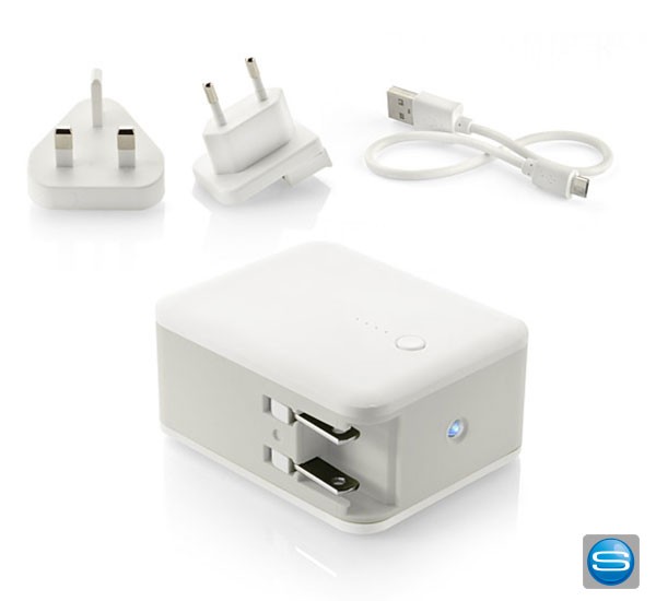 3000 mAh Powerbank mit Reiseadapter als Werbegeschenk