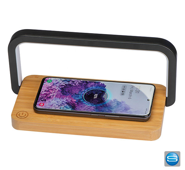 Wireless Charger aus Bambus mit Ihrem Firmenzeichen bedruckt