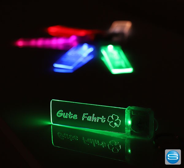 LED Schlüsselanhänger mit individueller Gravur