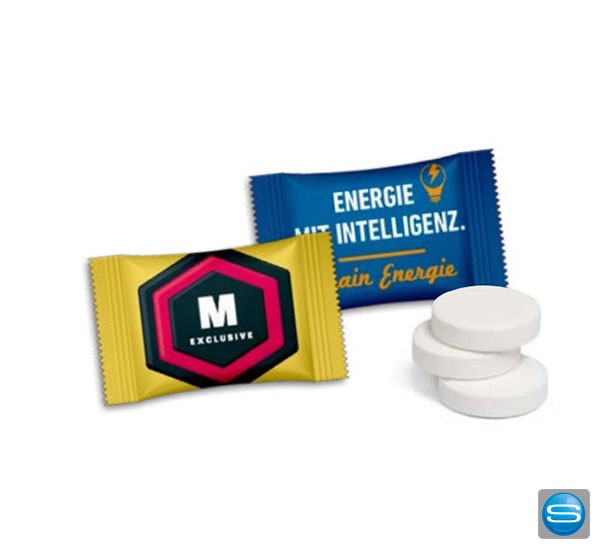 Traubenzucker oder Pfefferminztablette im bedruckten Flowpack