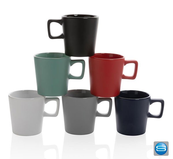 Bunte Keramikbecher als individuelles Werbegeschenk