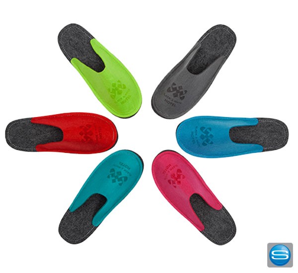 Günstige Filz-Pantoffeln mit eigenem Logo