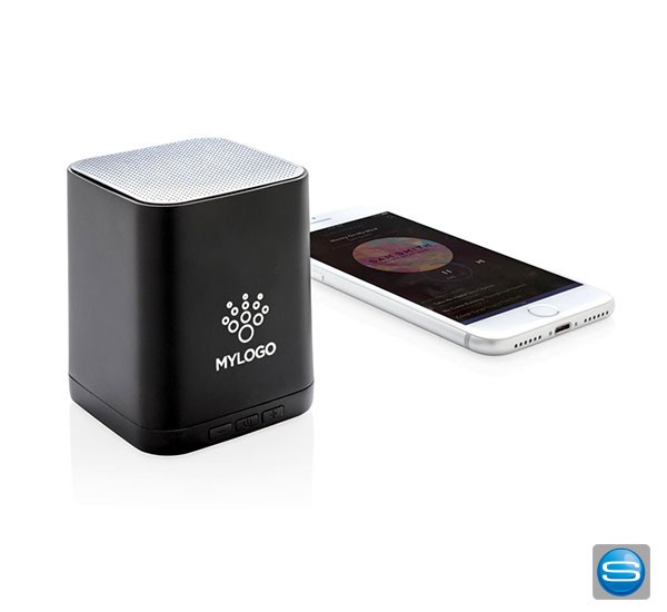 Lautsprecher mit leuchtendem Logo