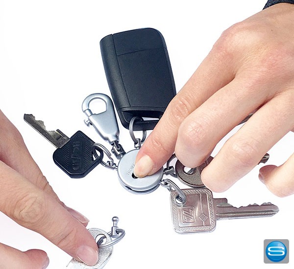 TROIKA Patent Schlüsselanhänger mit Ihrem Logo veredelt