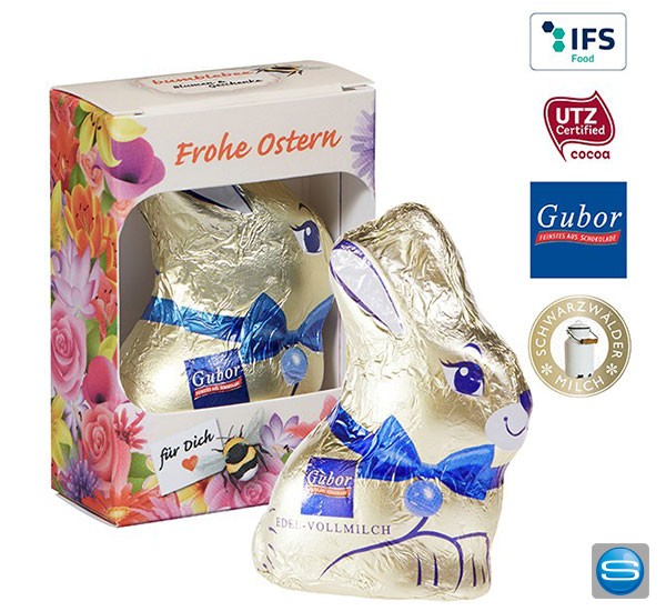 Gubor Osterhase in einer Geschenkbox mit ihrer Werbung bedruckt