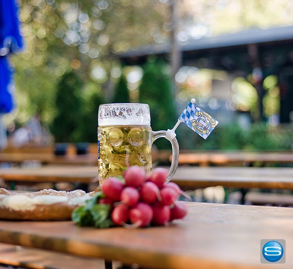 Masskrug-Fahnen als personalisierter Werbeartikel